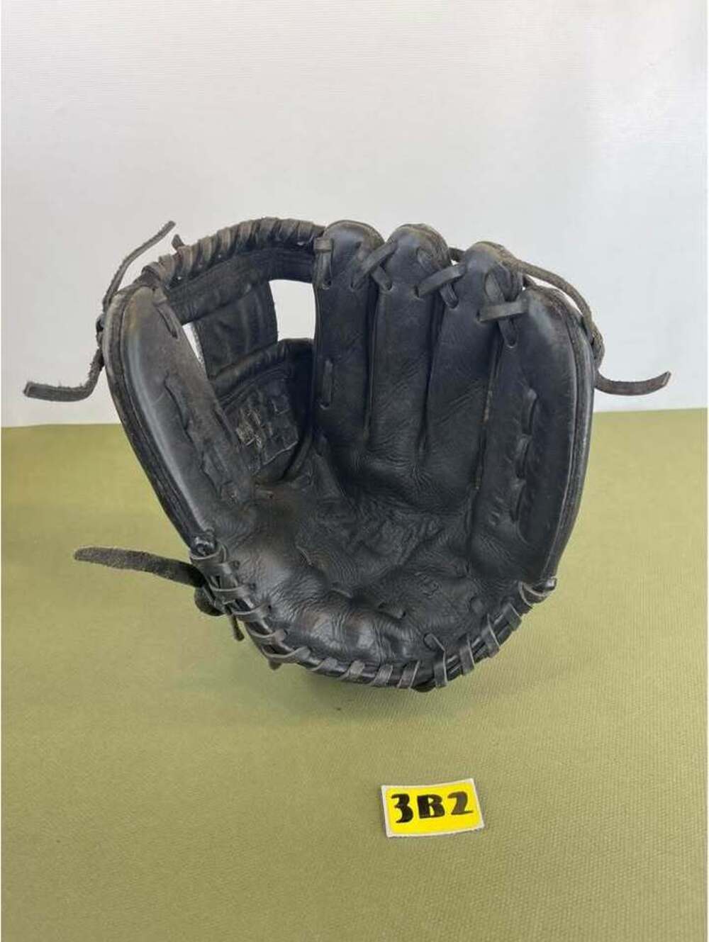 Easton 11.5" Baseball Glove RHT
